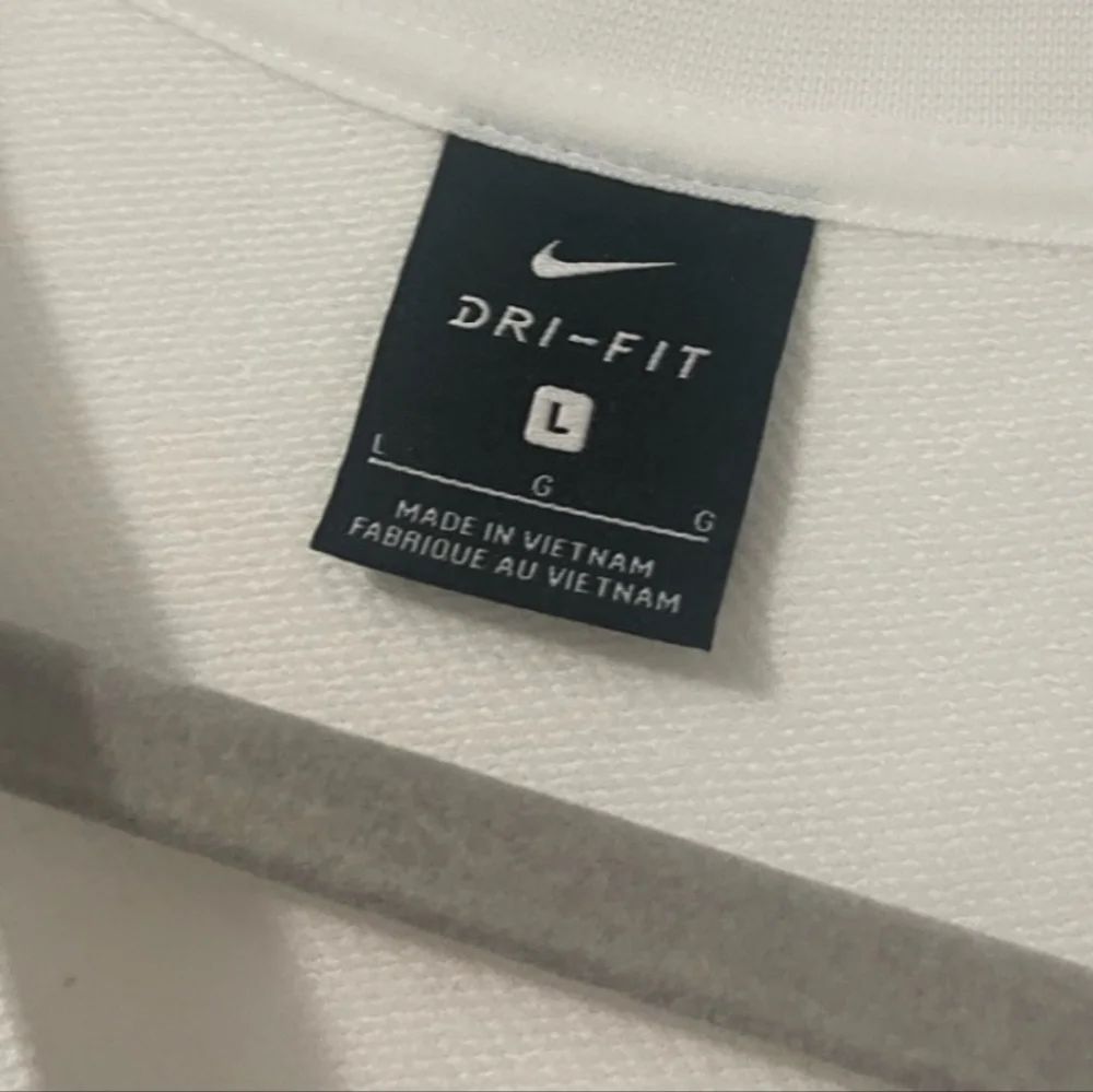 Nike Dri-Fit Cropped Sweatshirt - Picture 9 of 9